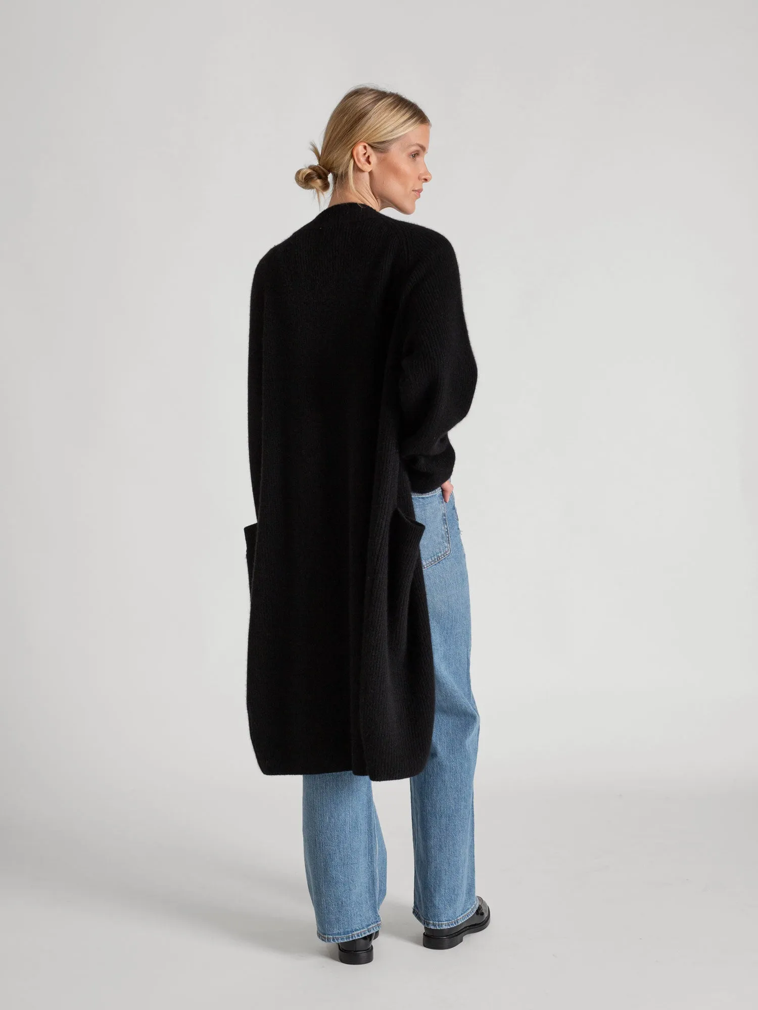 Cashmere cardigan "Olea" - black