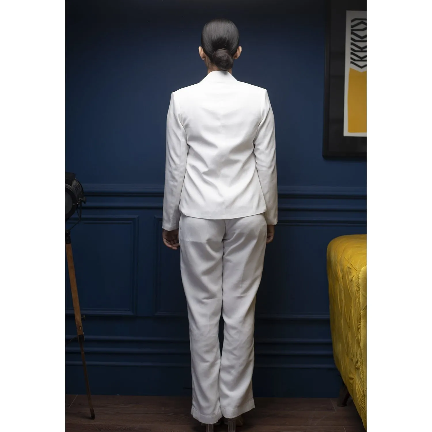 Classic Women's White Poly Moss Pant Suit