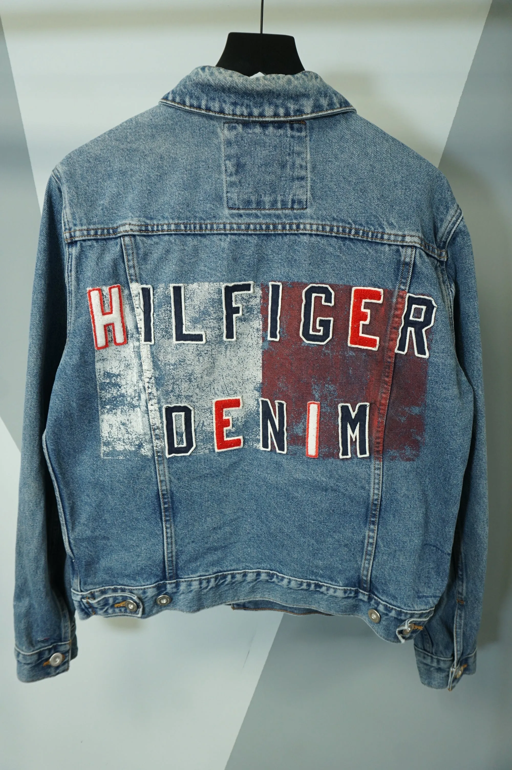 (L) Tommy Hilfiger Denim Jacket