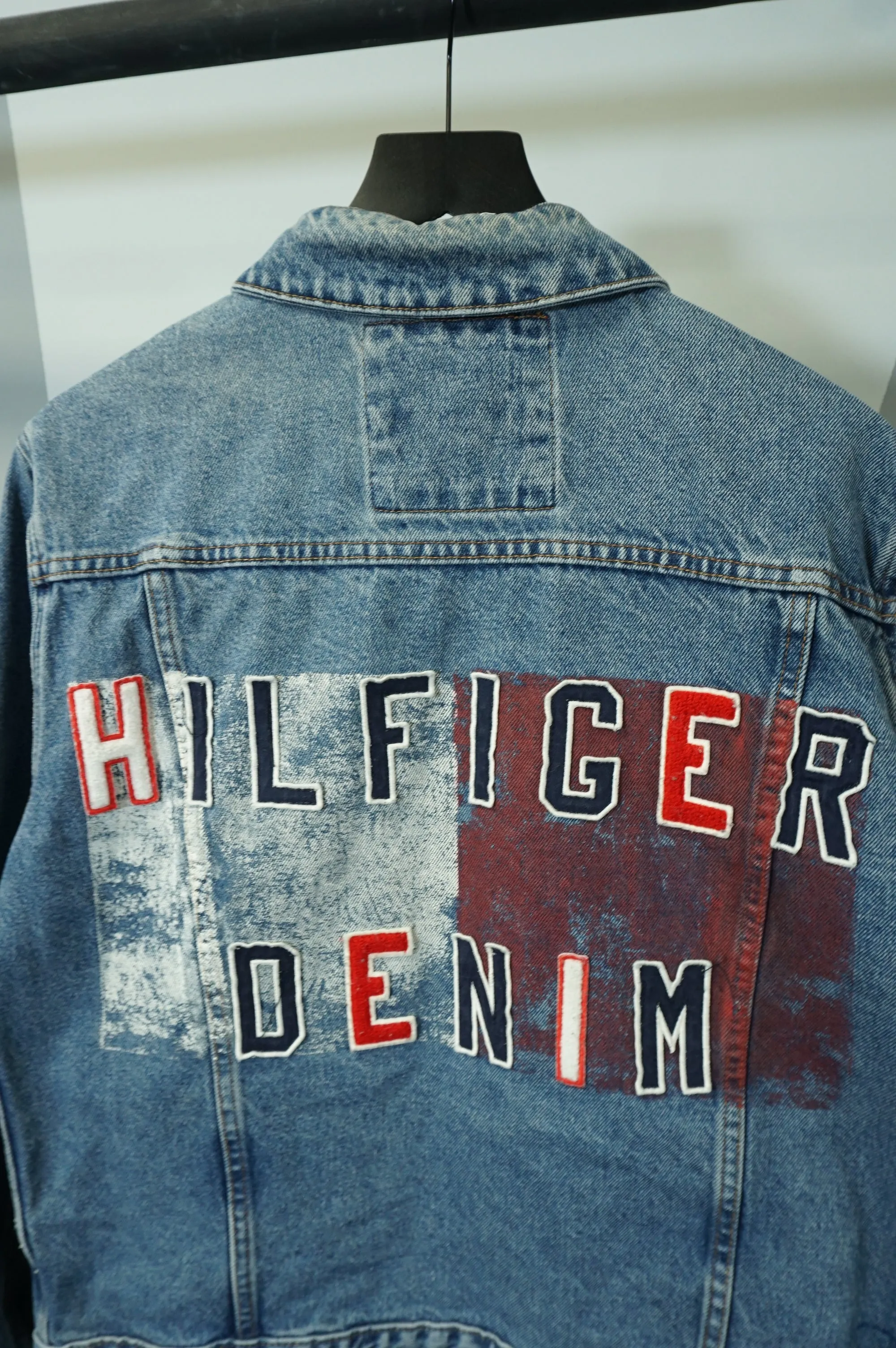 (L) Tommy Hilfiger Denim Jacket