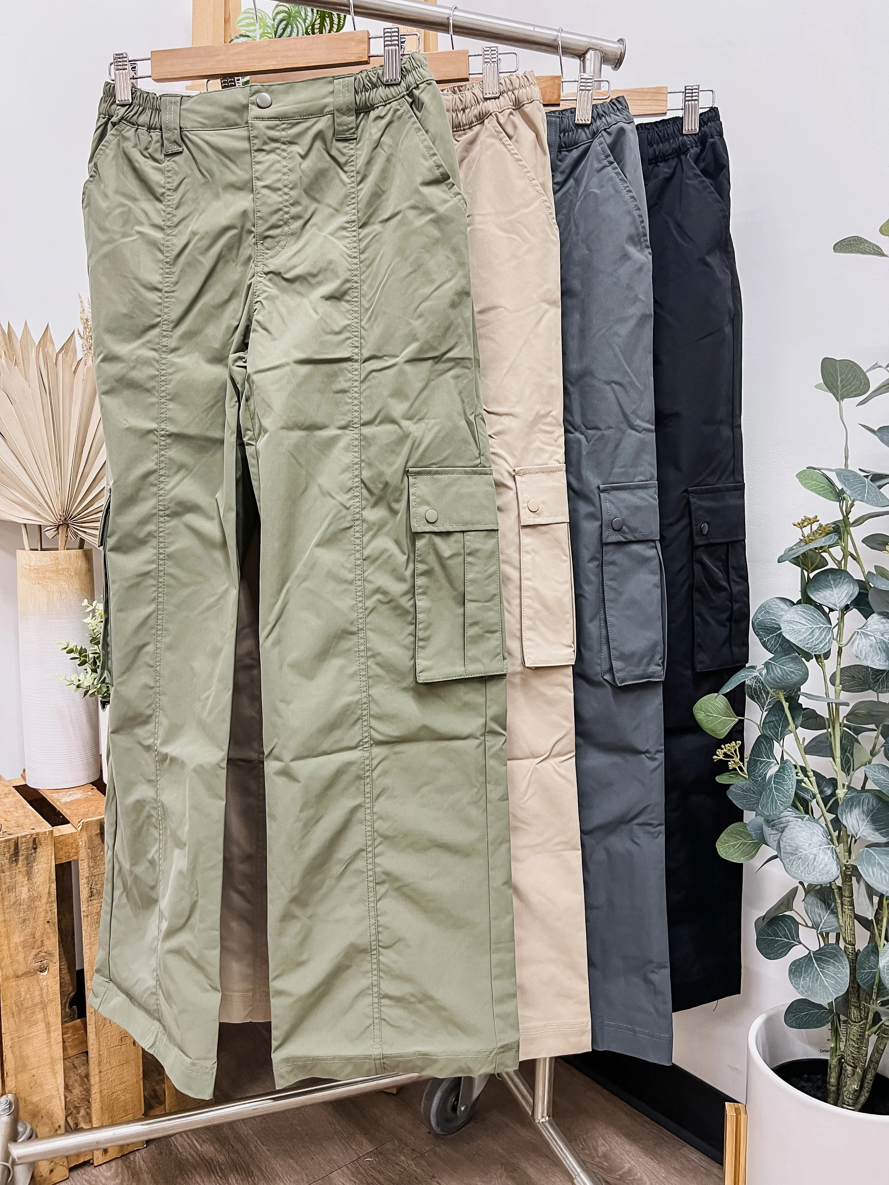 Noemi Mid Rise Relaxed Leg Cargo Pants