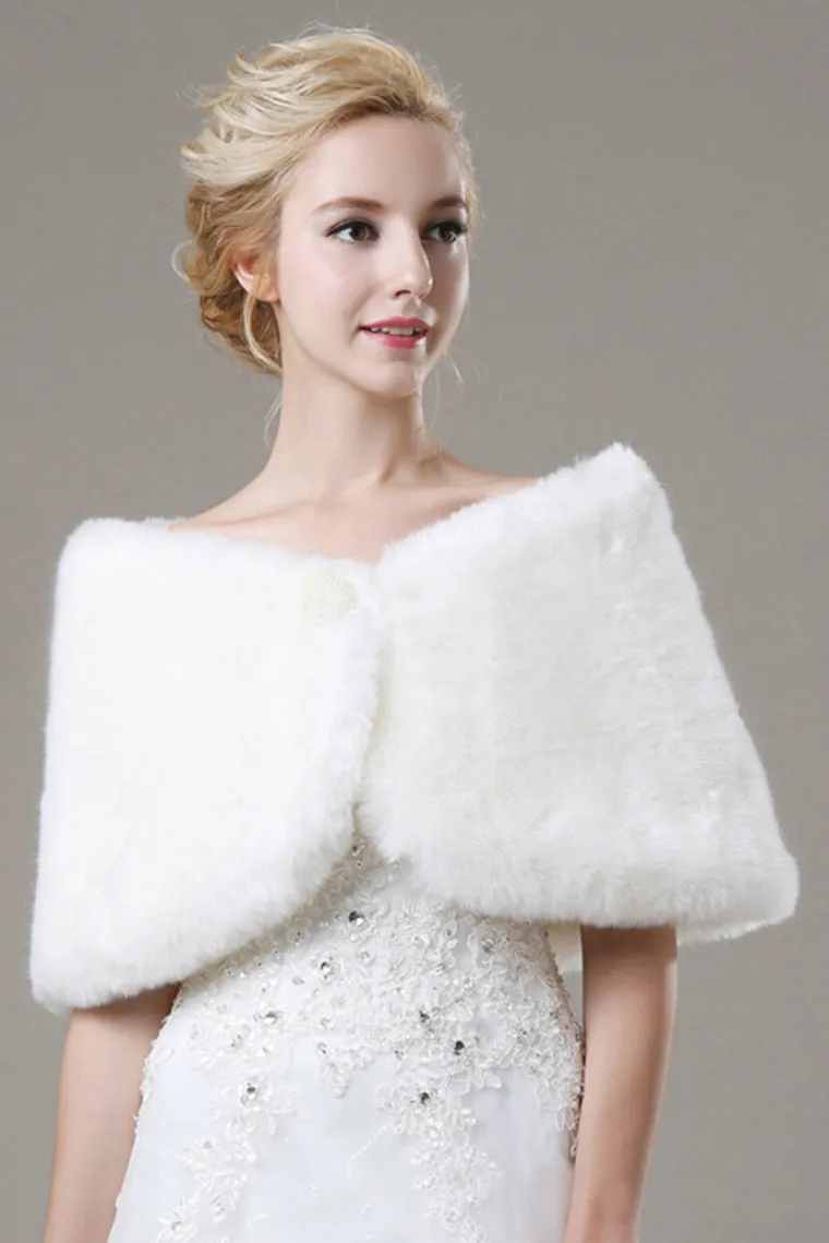 Pretty Faux Fur Wedding Wrap