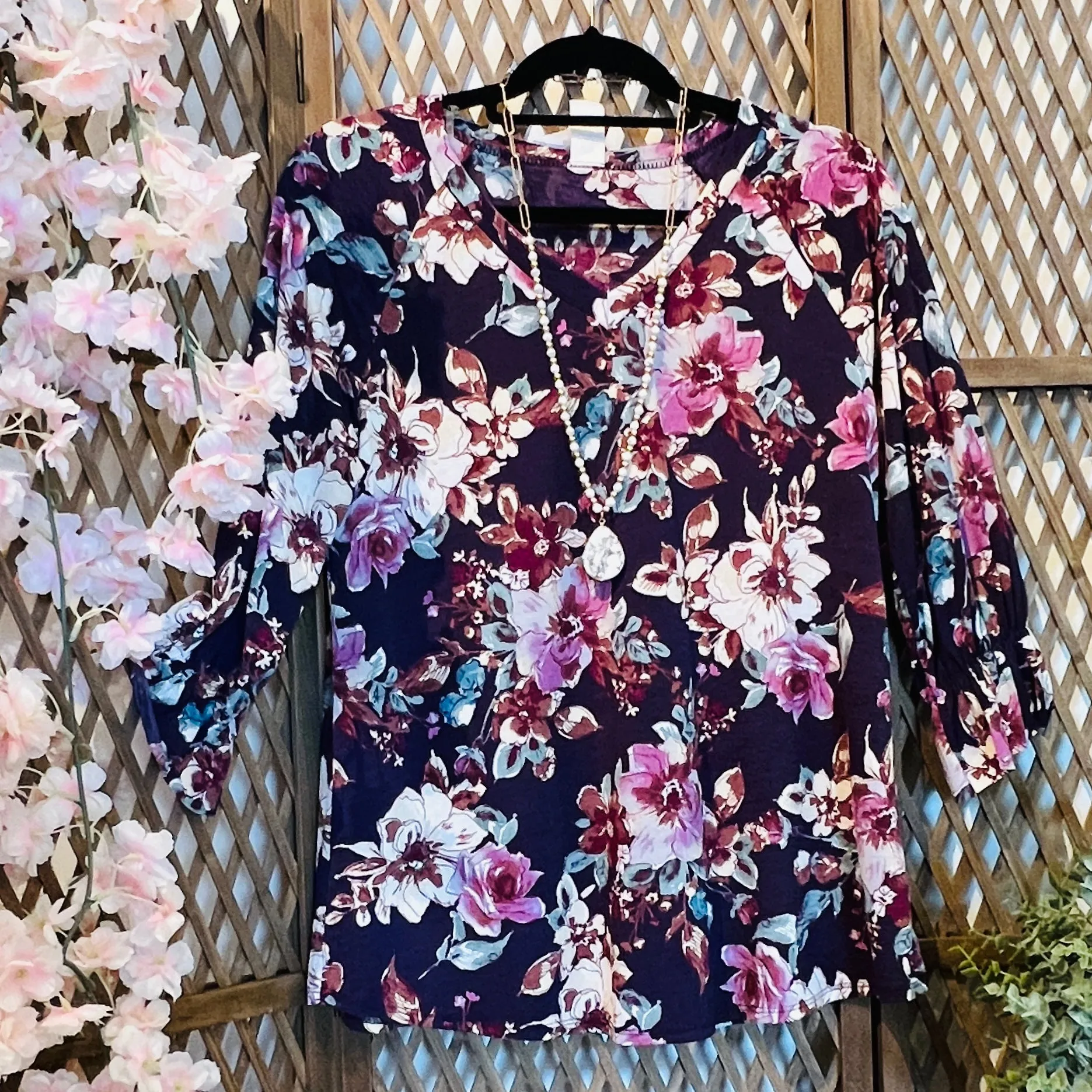 V Neck 3/4 Sleeve Floral Top