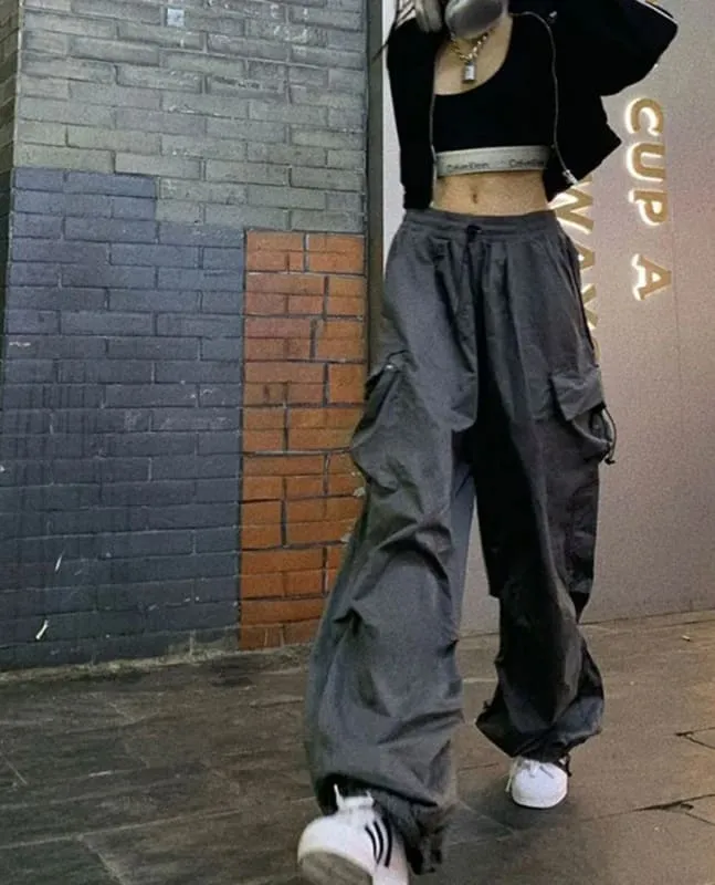 Women’s Black Wide Leg Cargo Pants with High Waist and Pockets