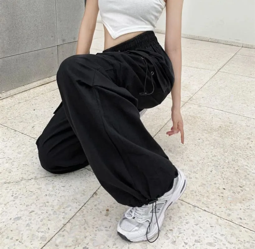 Women’s Black Wide Leg Cargo Pants with High Waist and Pockets