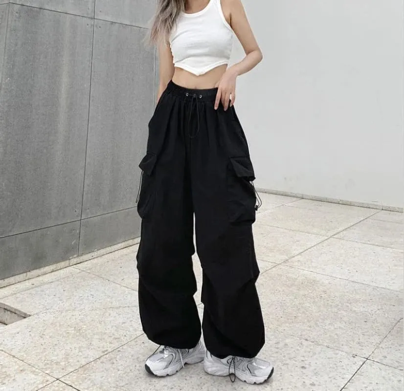 Women’s Black Wide Leg Cargo Pants with High Waist and Pockets